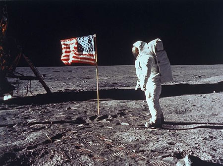 The shadow lines on the Apollo landing images appear to be no aligned. This triggered claims the photos were faked